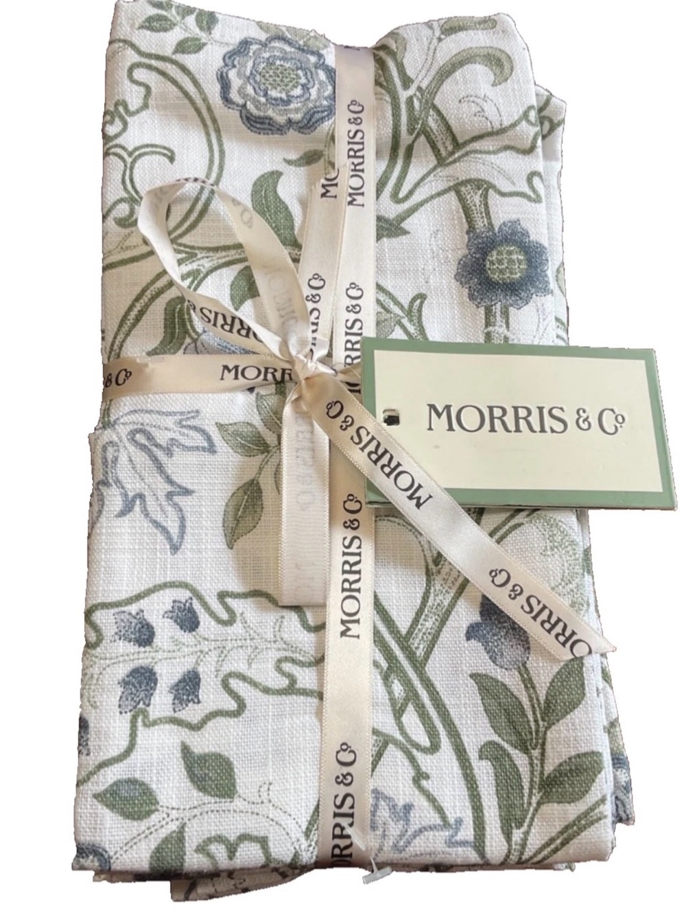 Morris & Co. %100 cotton napkings set of 8 napkings Mary Isobel 20x20